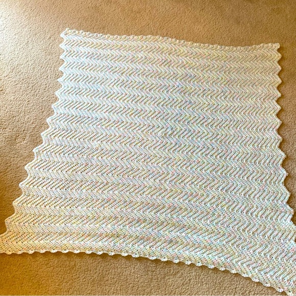 Baby Blanket Handmade Crochet Pastels Gender Neutral 40 x 40 - Picture 6 of 7